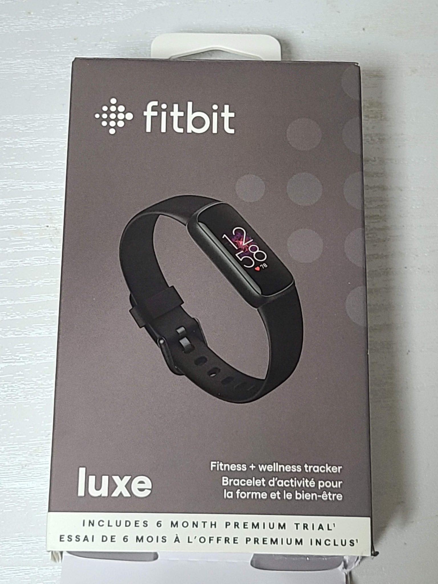 2021年7月1日は fitbit Luxe の発売日でした。そして早速届きました。